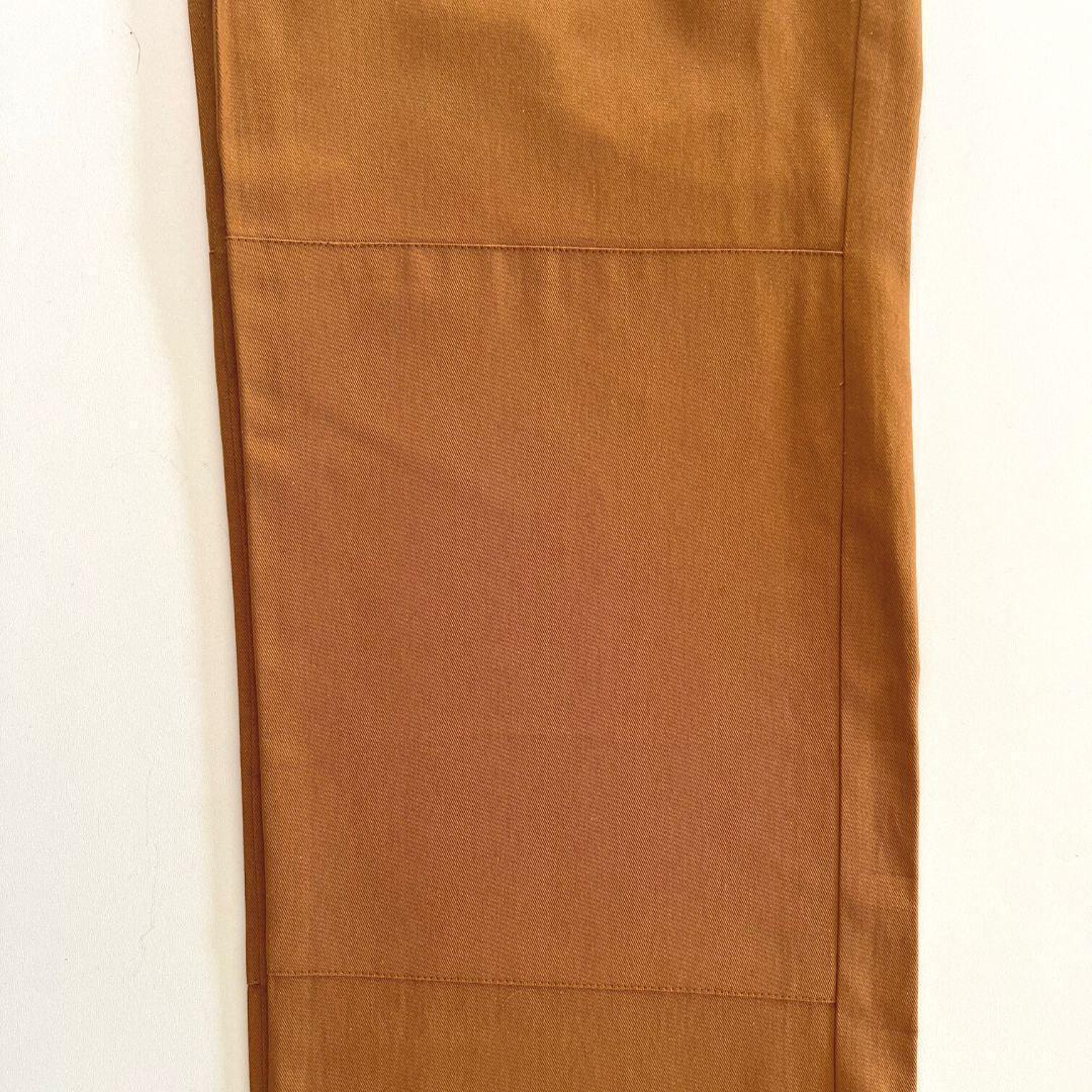 Close-up of sustainable kids' Charlie pants in acorn brown by Jackalo